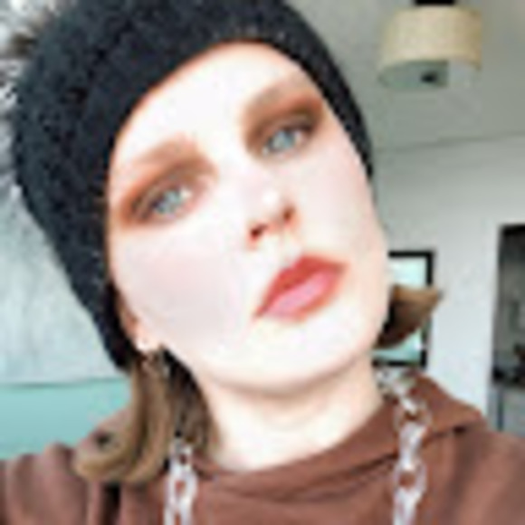 Meet your Posher, Fiona - Picture 1 of 1